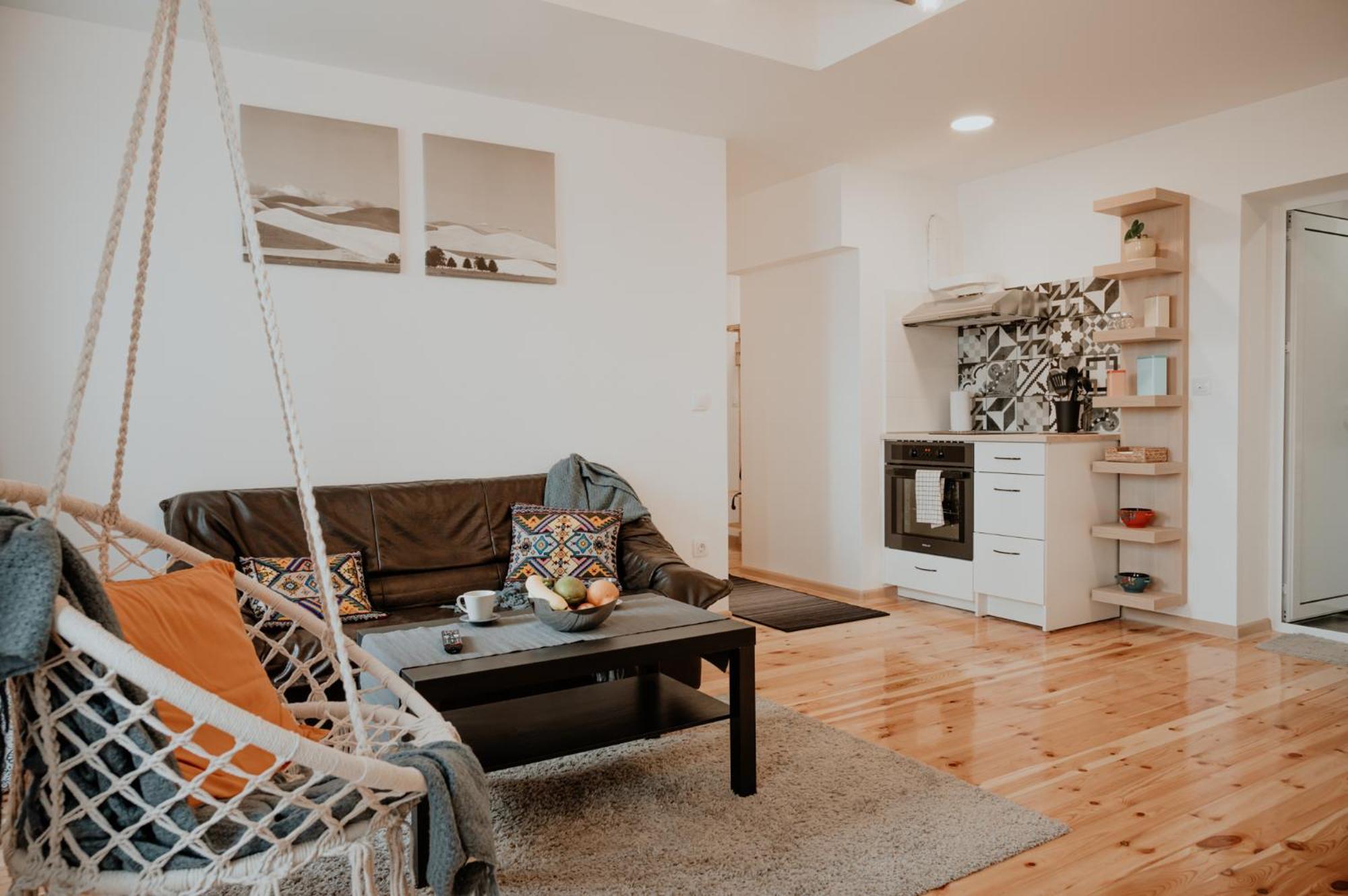 Artiesta - 5 Apartments 소피아 외부 사진