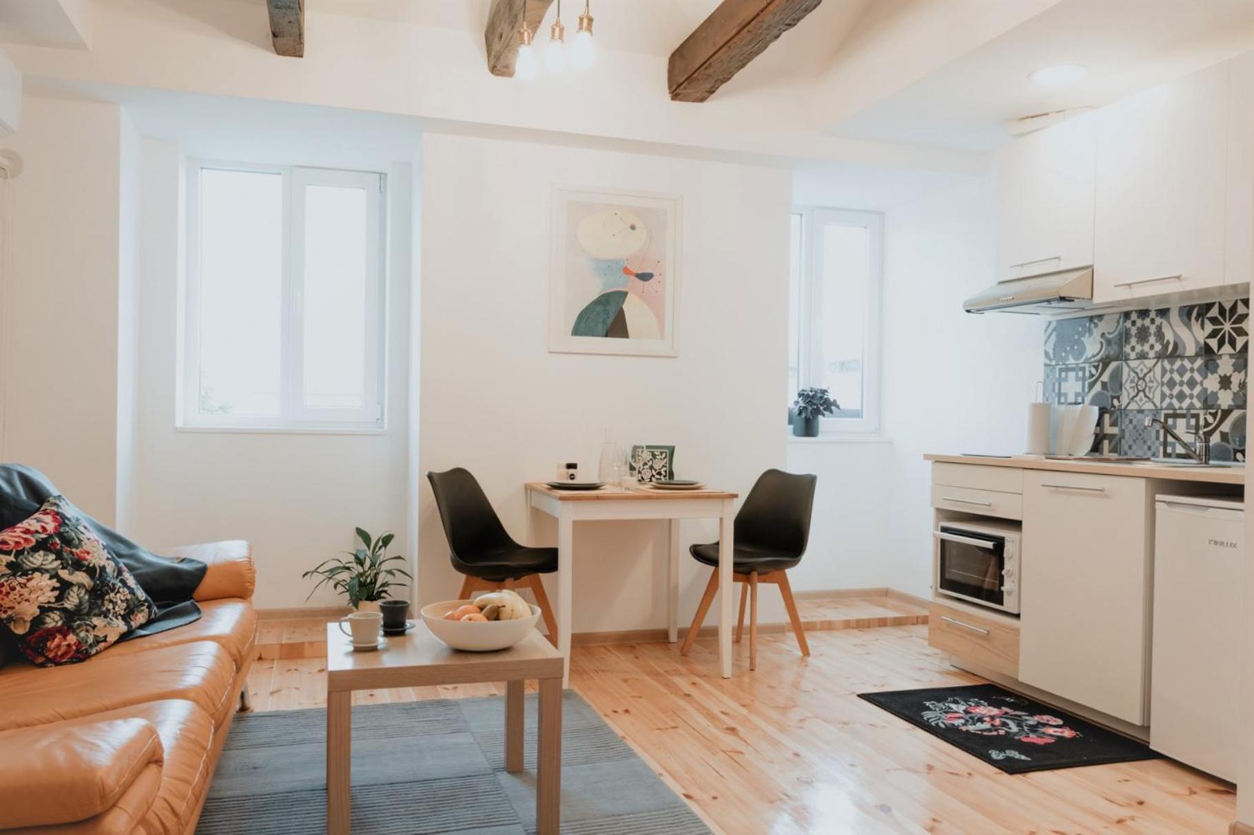 Artiesta - 5 Apartments 소피아 외부 사진