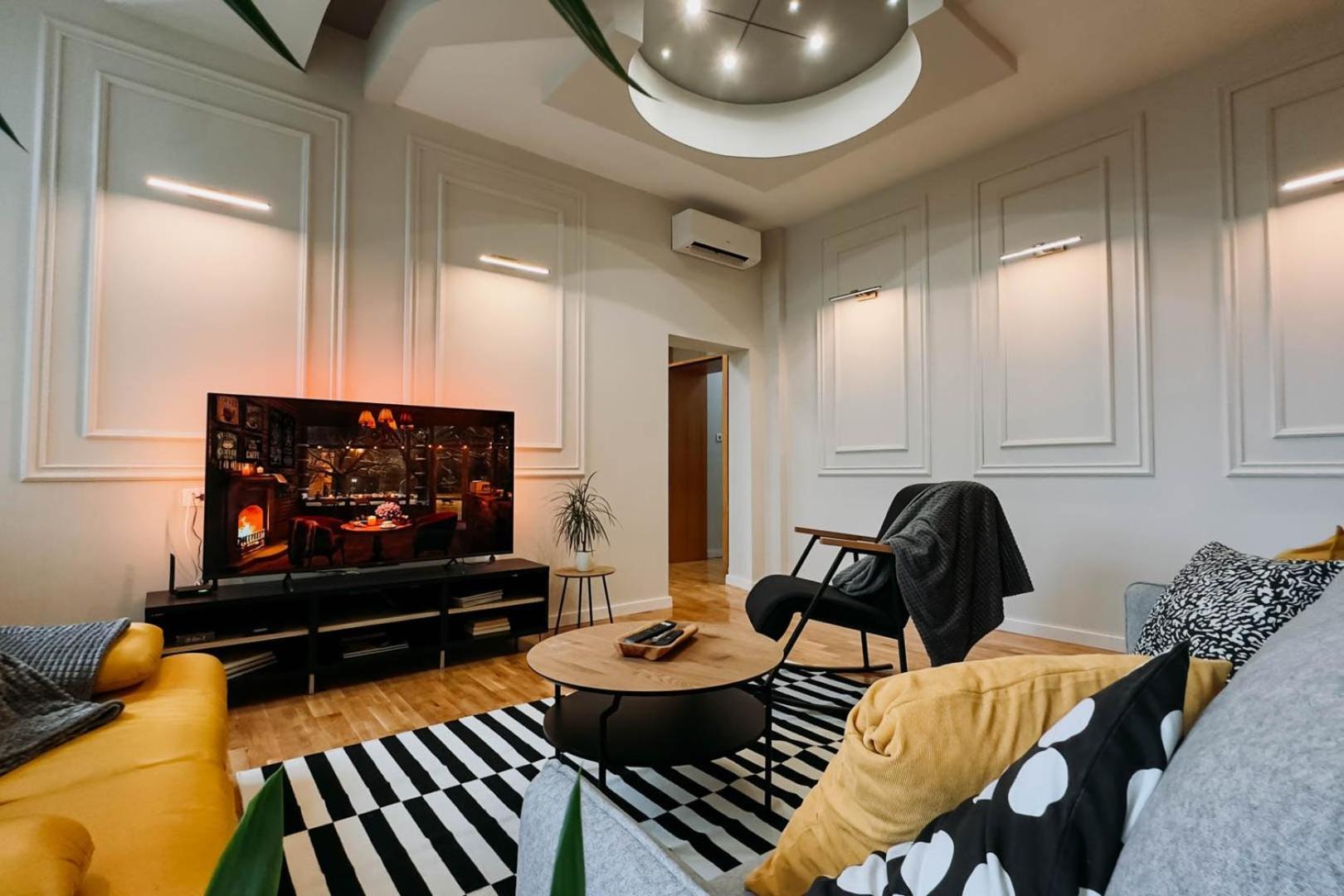 Artiesta - 5 Apartments 소피아 외부 사진